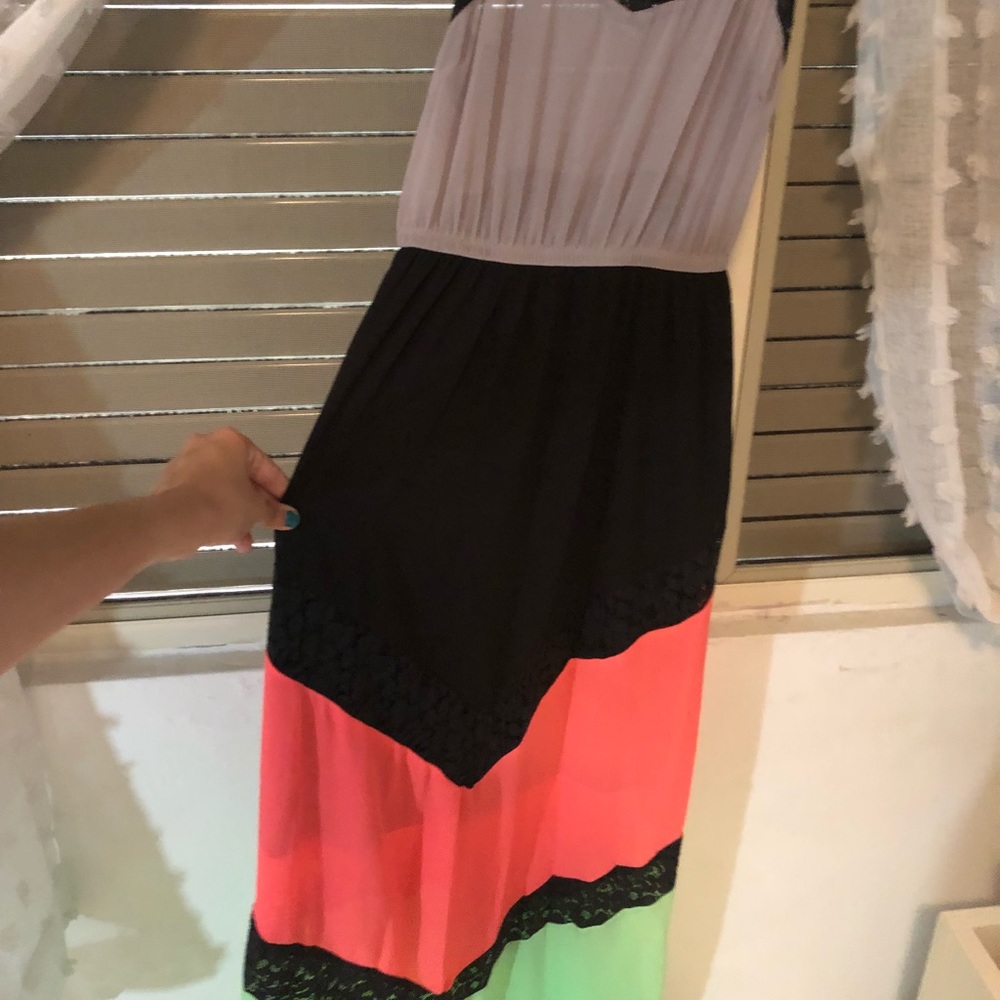 Dress - Picture 2 of 4